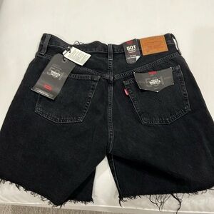 Levi’s Mid Length Women’s Shorts New With Tags.